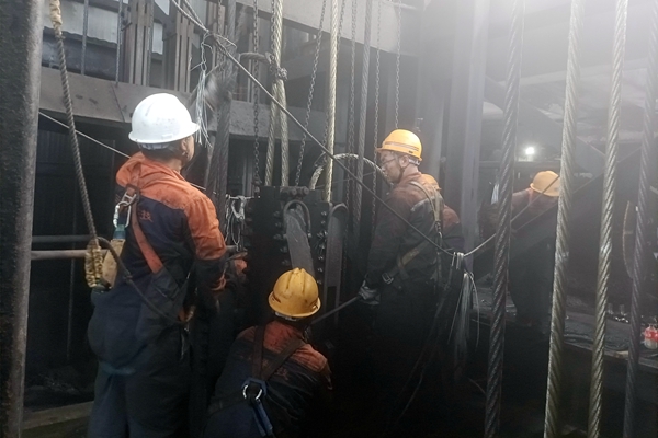 首绳替换事情 (3)_副本.jpg