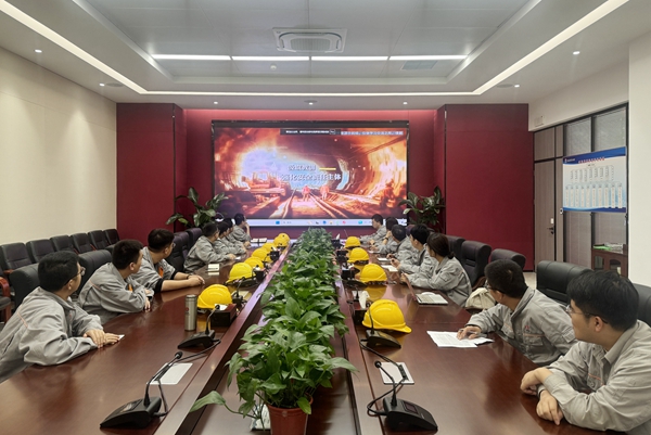 1733723517751386.jpg 警示教育会_副本.jpg