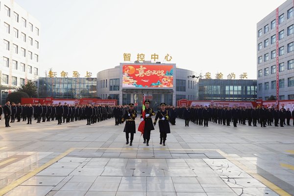 1735712795249924.jpg 胡家河升国旗.jpg