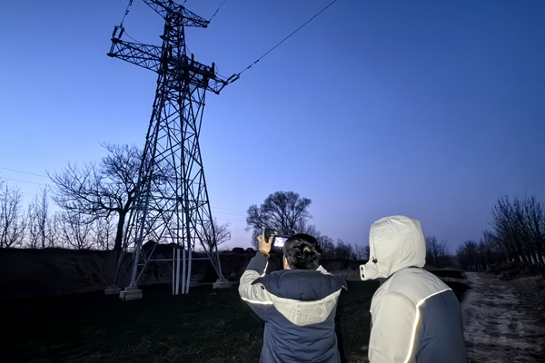 夜间测温巡视 (2)_副本.jpg