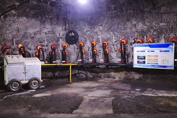 2 钻孔施工_副本.jpg